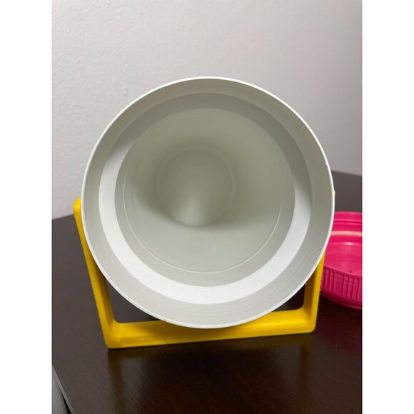 Vintage '90's Igloo 1/2 Gallon Cooler - Picture 7 of 8